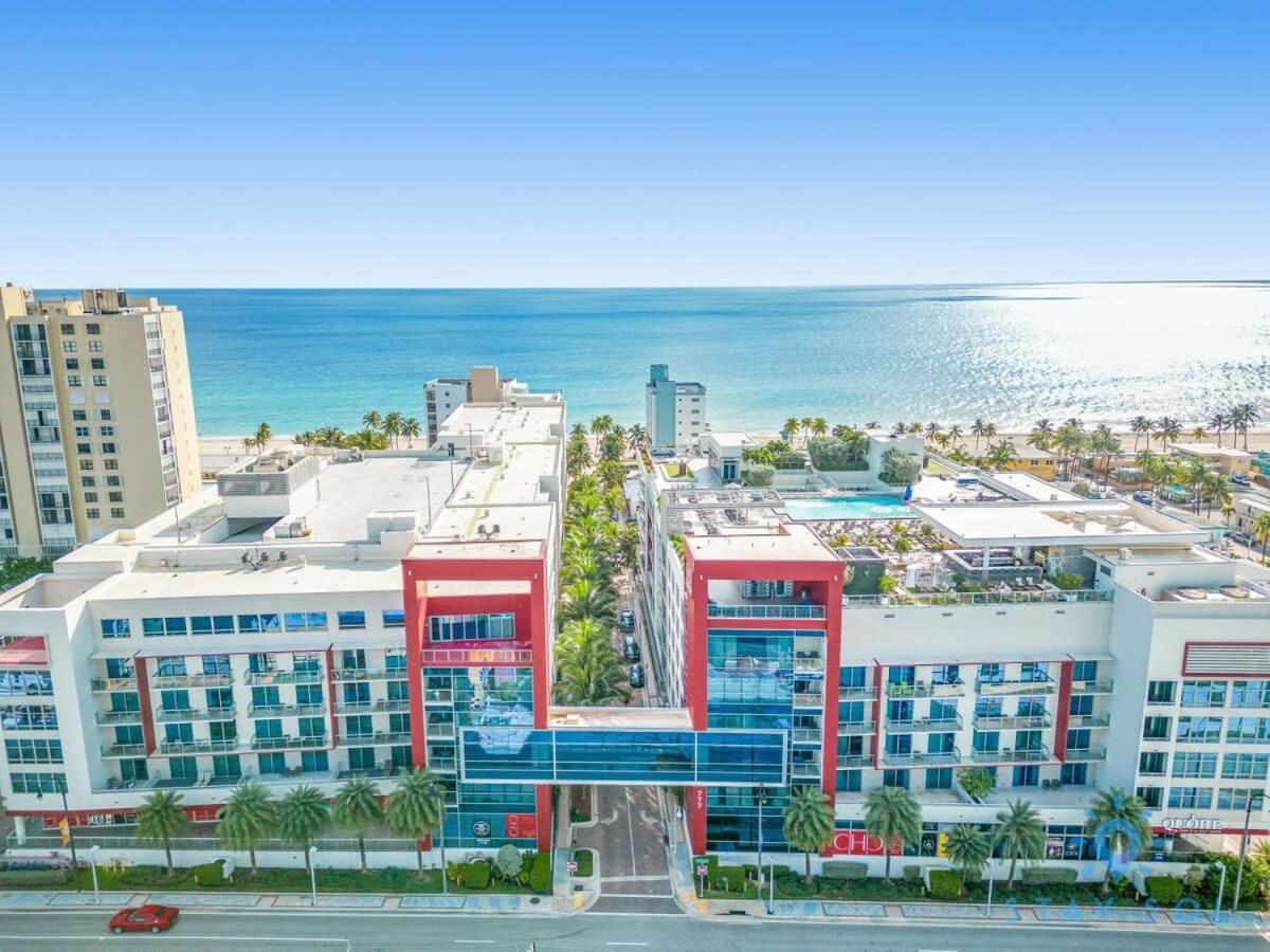 Rooftop Pool - Hollywood Beach Boardwalk Exterior photo