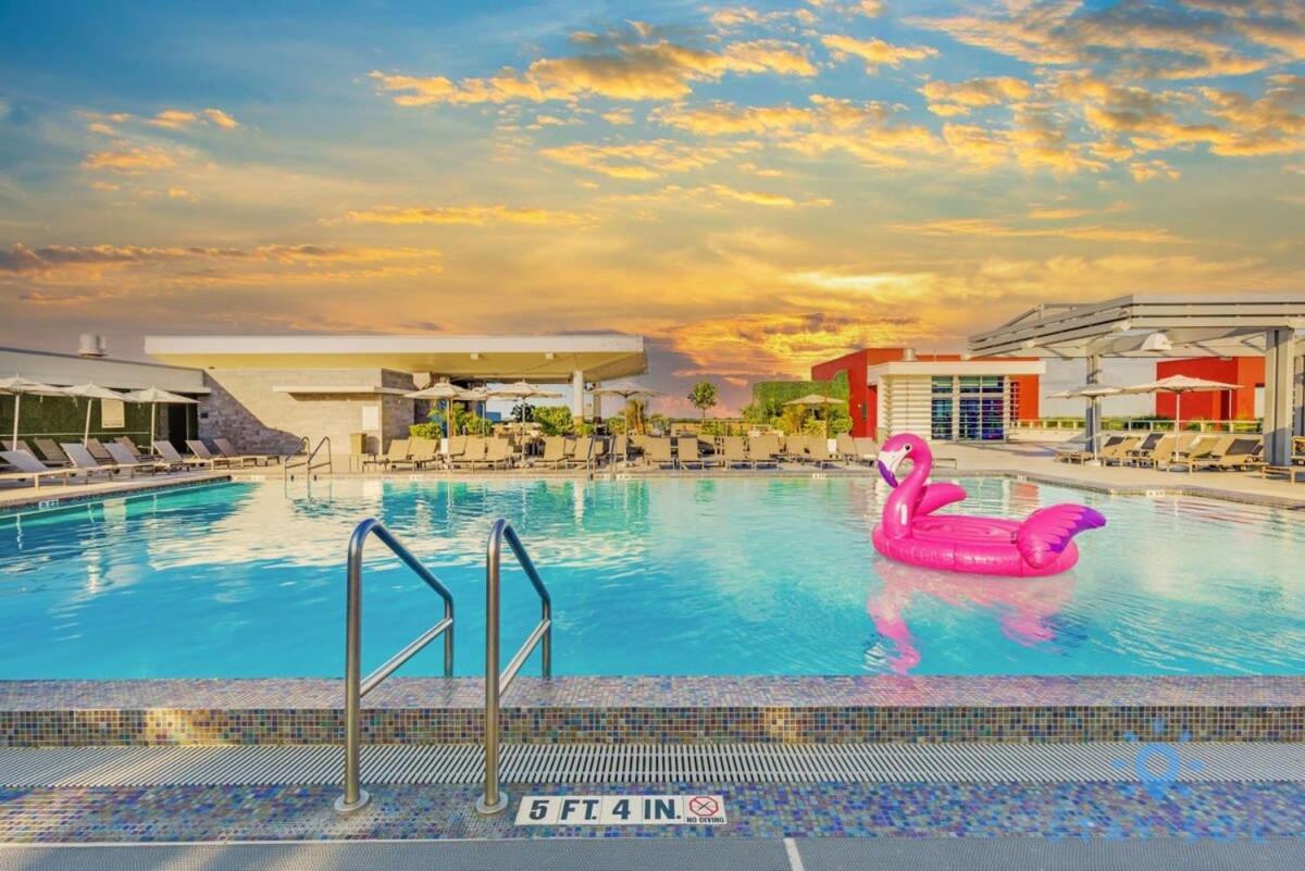 Rooftop Pool - Hollywood Beach Boardwalk Exterior photo
