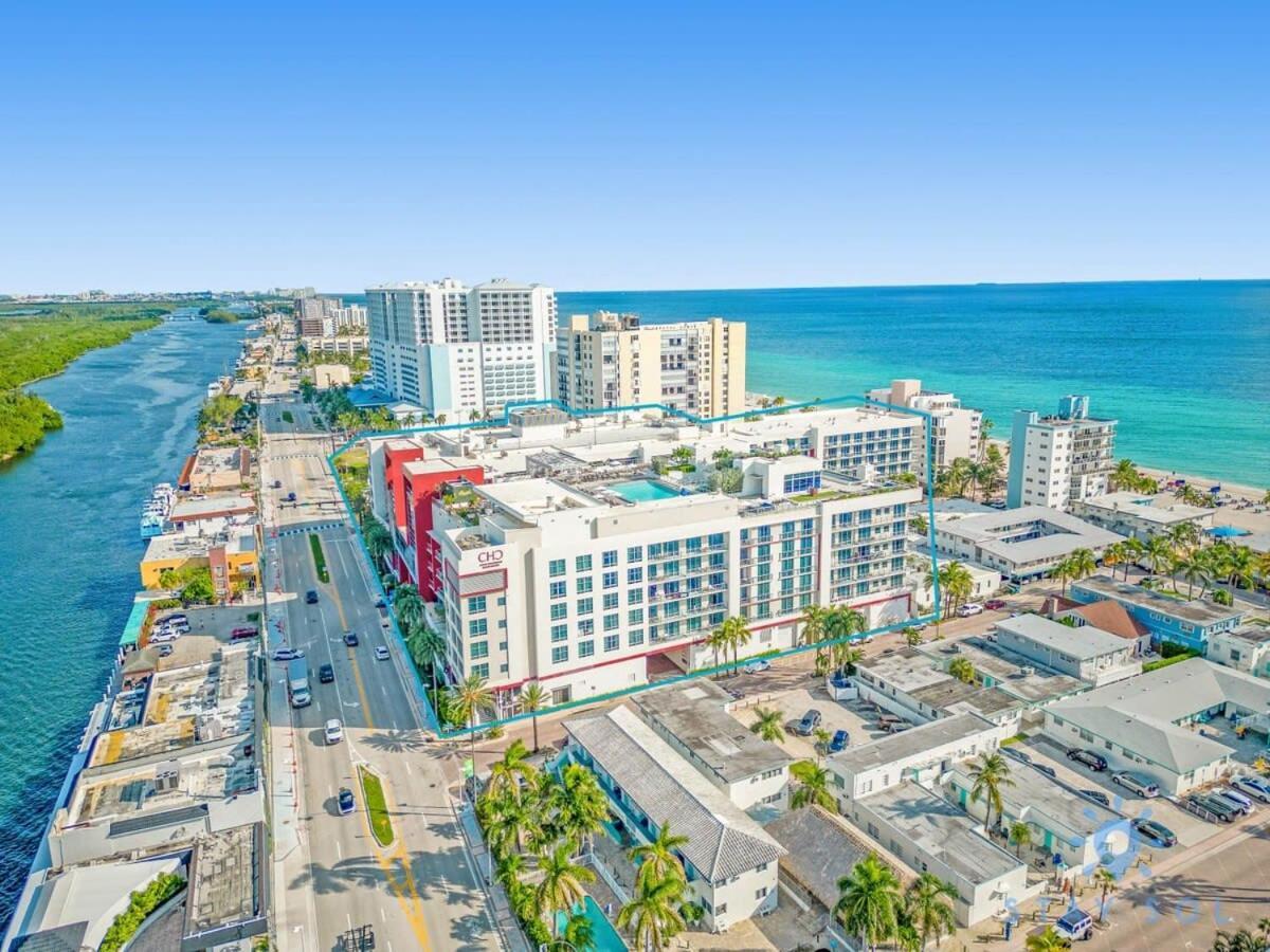 Rooftop Pool - Hollywood Beach Boardwalk Exterior photo