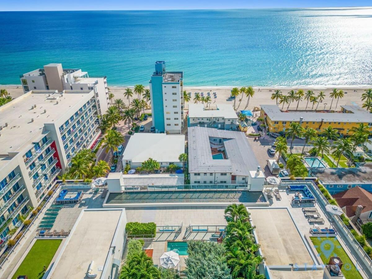 Rooftop Pool - Hollywood Beach Boardwalk Exterior photo