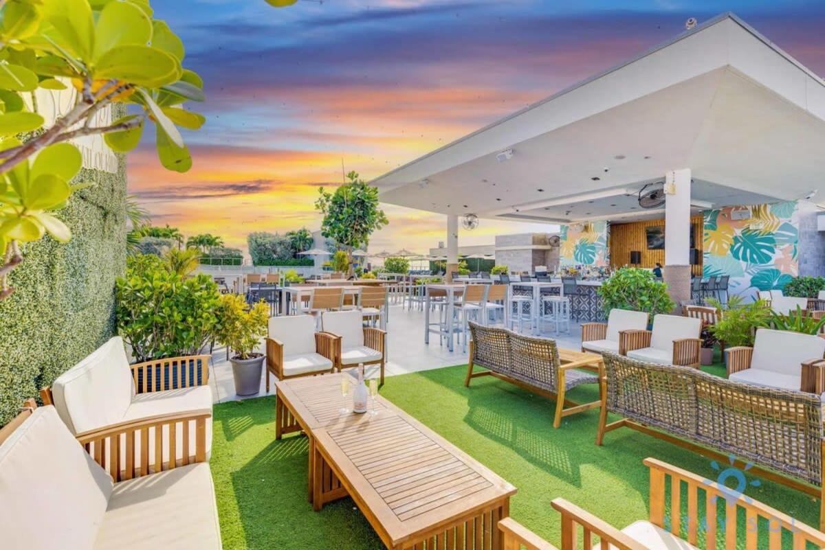 Rooftop Pool - Hollywood Beach Boardwalk Exterior photo